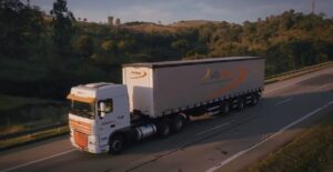 Caminhão Transportes Della Volpe