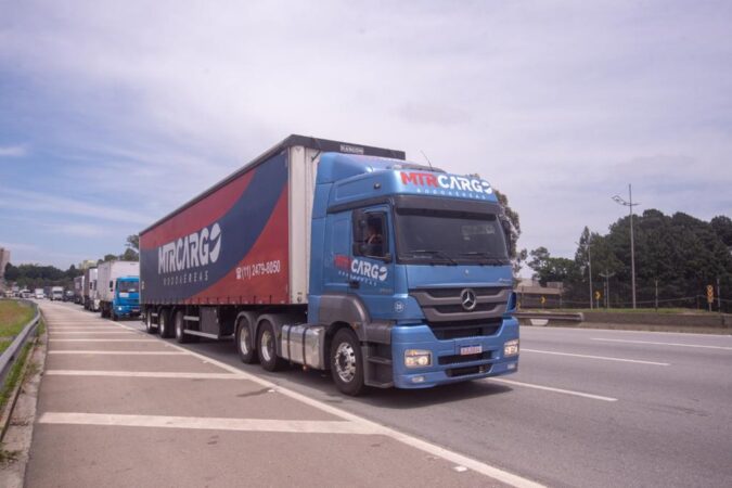 Carreta MTR Cargo