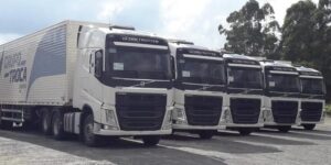 Caminhões Grupo Troca Logística