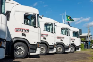Foto dos Caminhões da Carsten Serviços